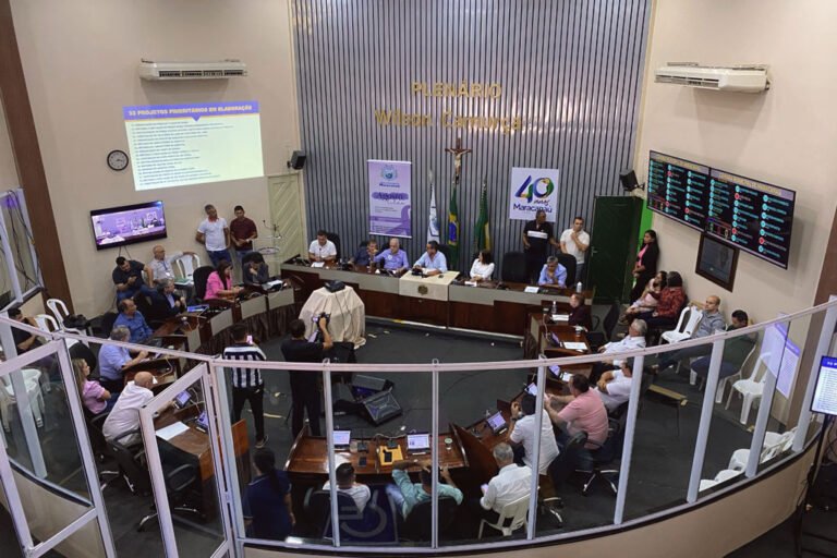 Vereadores aprovam vale-saúde de R$ 2.600,74 para eles próprios